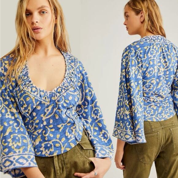 Free People Retro 70s Bohemian On The Block Top in Blue Large V Neck Bell Sleeve - Picture 12 of 16